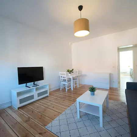 Copper Kersanierter Altbau Mit Flair, Vollausstattung Und Zentral Furstenwalde